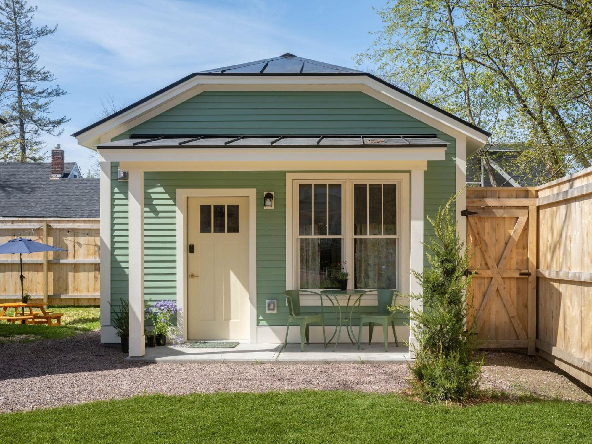 Queen City Bungalow & Cottages Burlington Eksteriør bilde